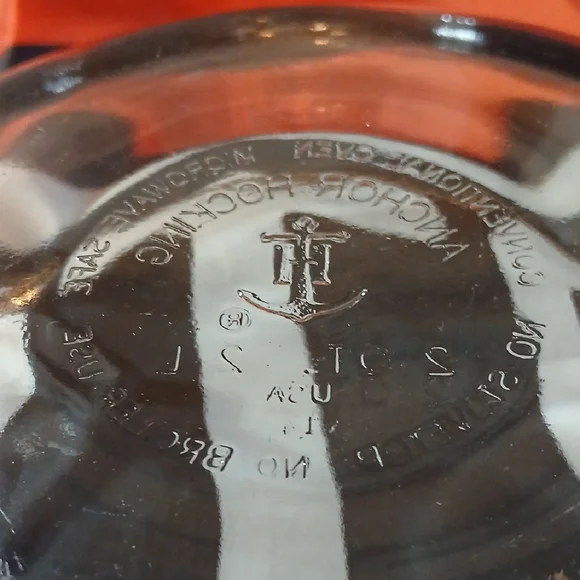 Anchor Hocking Clear Glass Casserole Dish with Lid - Transparent - Picture 3 of 4